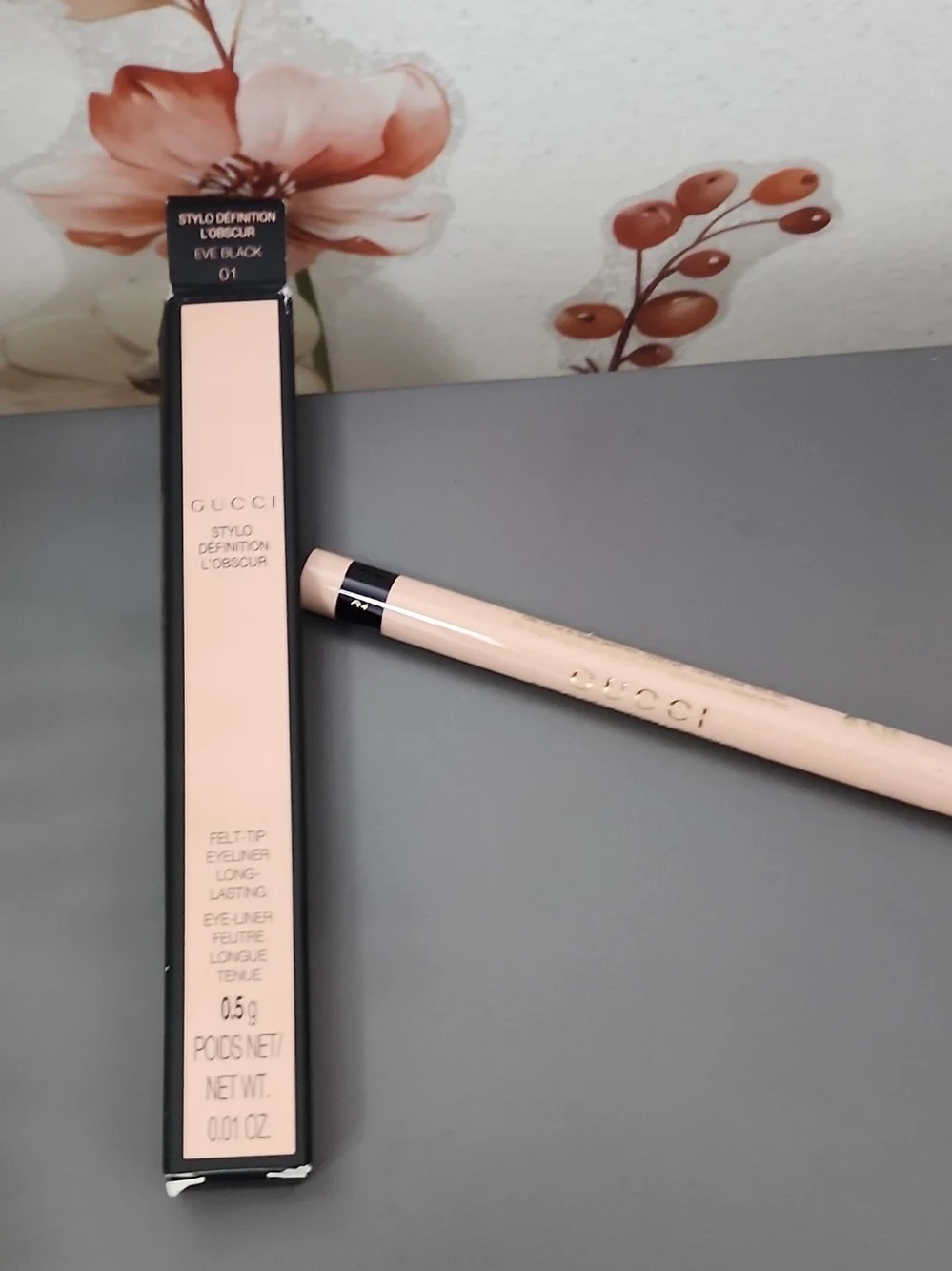 Gucci Felt-Tip Eyeliner Stylo Définition L'Obscur in Nude/Pale Pink